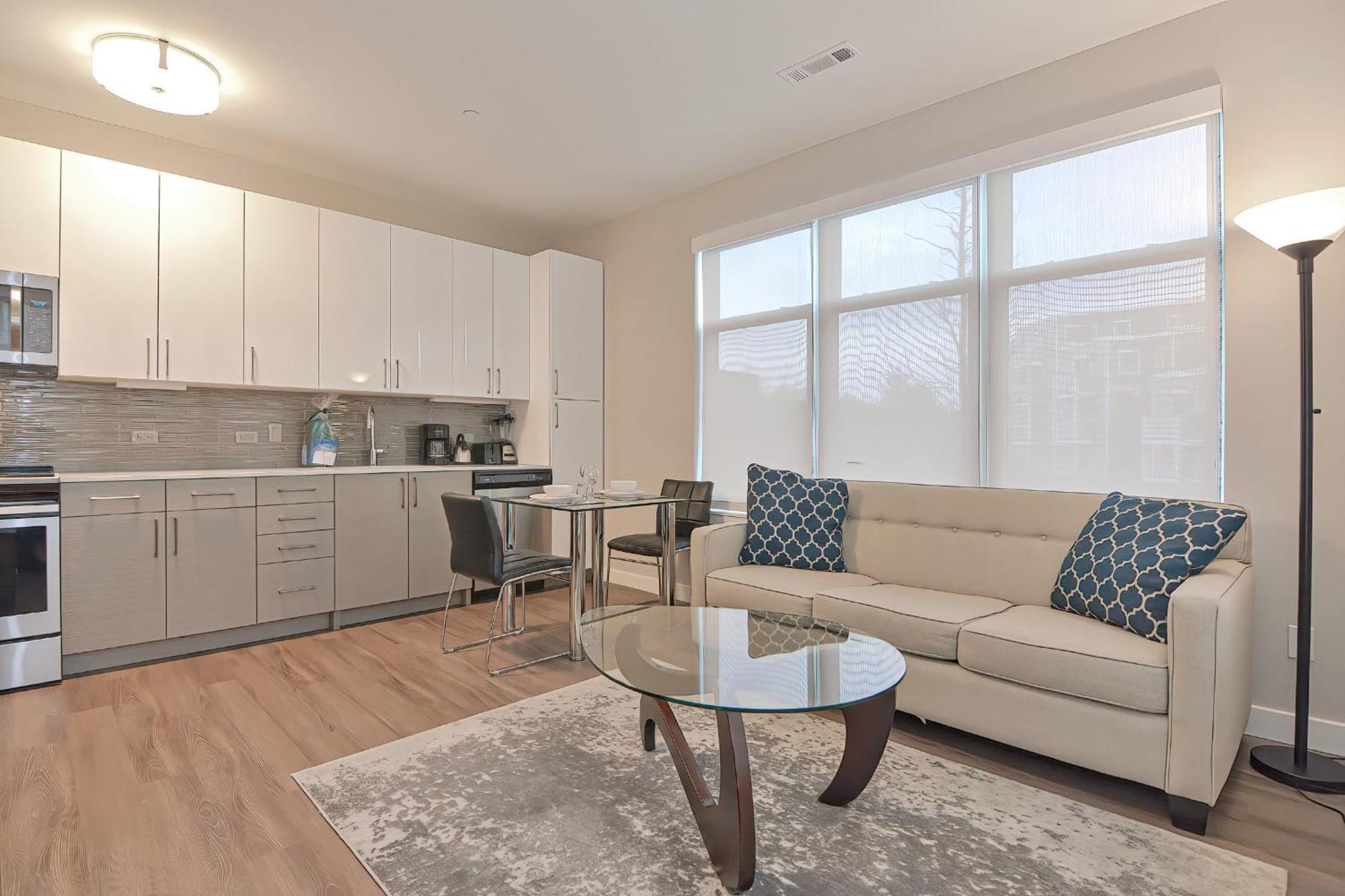 Global Luxury Suites East Boston Room photo