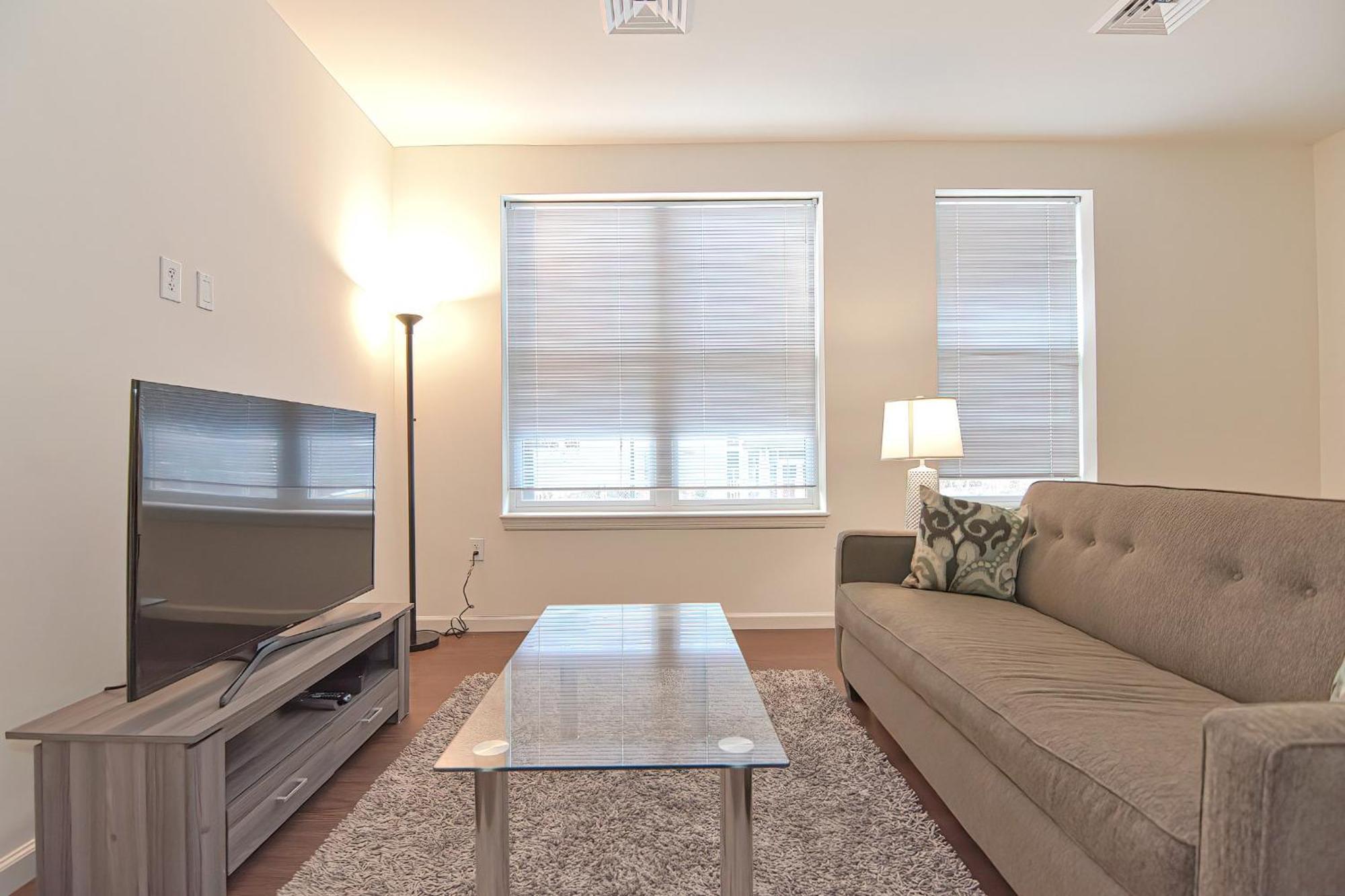 Global Luxury Suites East Boston Room photo