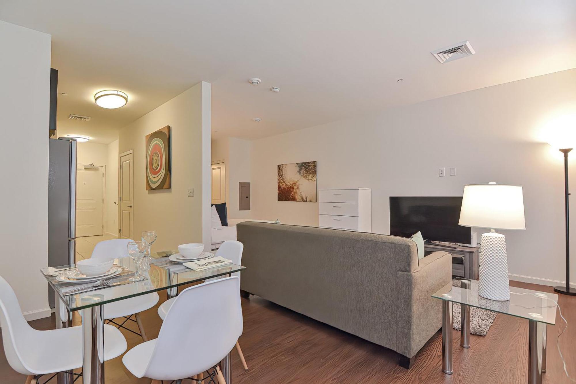 Global Luxury Suites East Boston Room photo